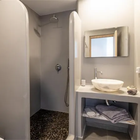 Gem - * Perivolos (Santorini)