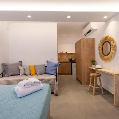 Gem - * Playa de Perivolos