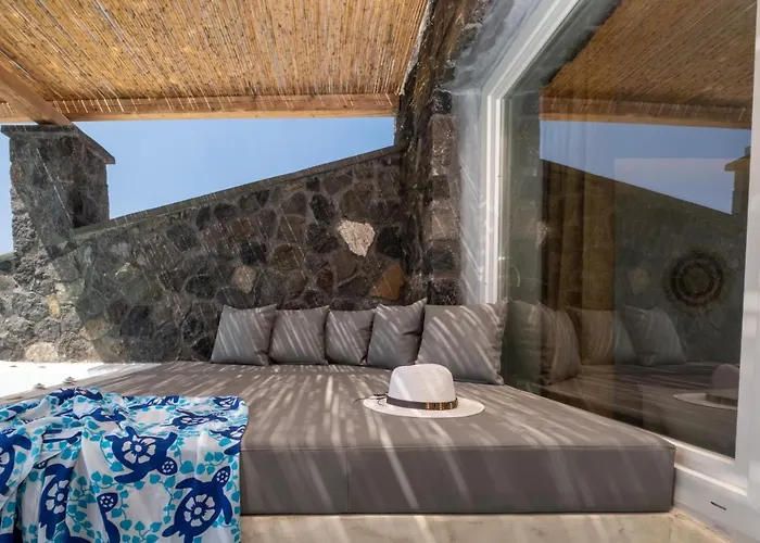 Gem - * Perivolos (Santorini)