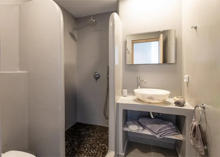 Gem - * Perivolos (Santorini)