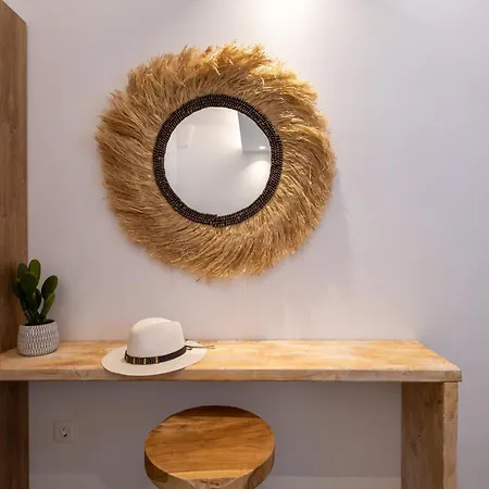 Gem - * Perivolos (Santorini)
