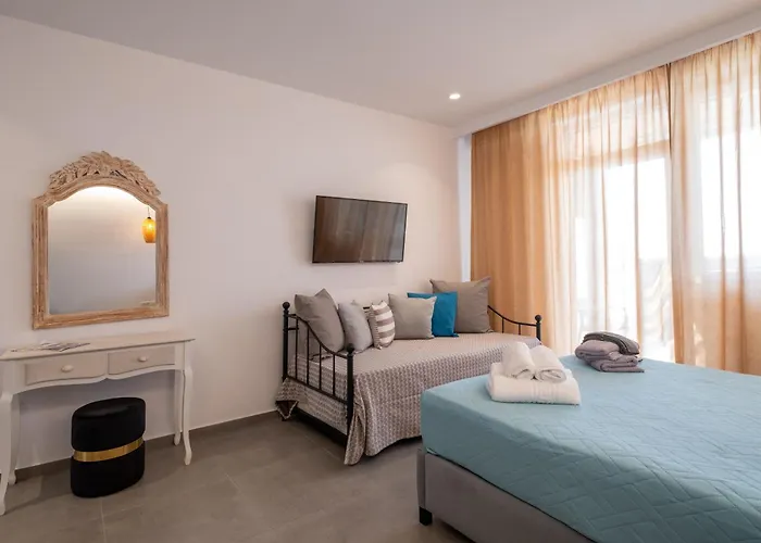 Gem - * Playa de Perivolos